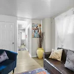 Urban 3Br Oasis Near Temple
