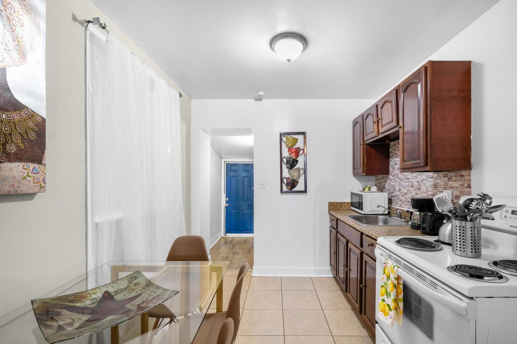 Apartment Urban 3br Oasis Near Temple