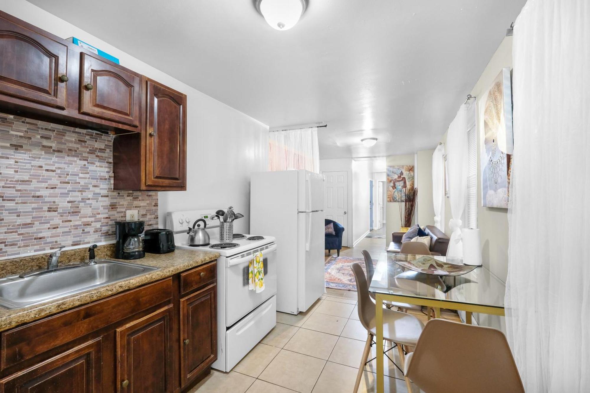 Urban 3br Oasis Near Temple