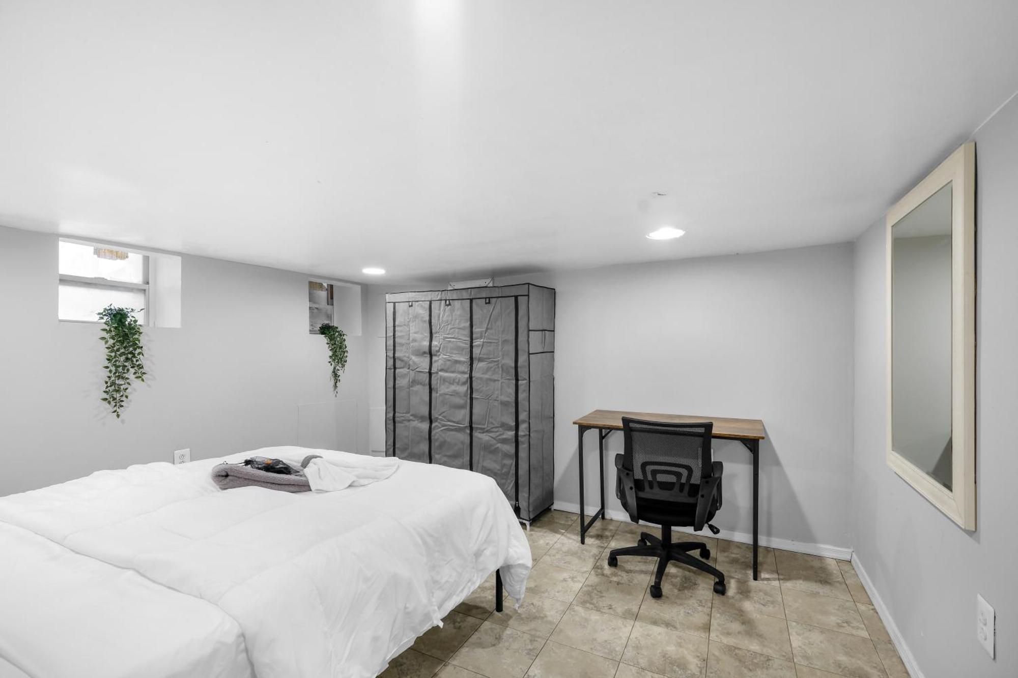 Urban 3br Oasis Near Temple Apartment