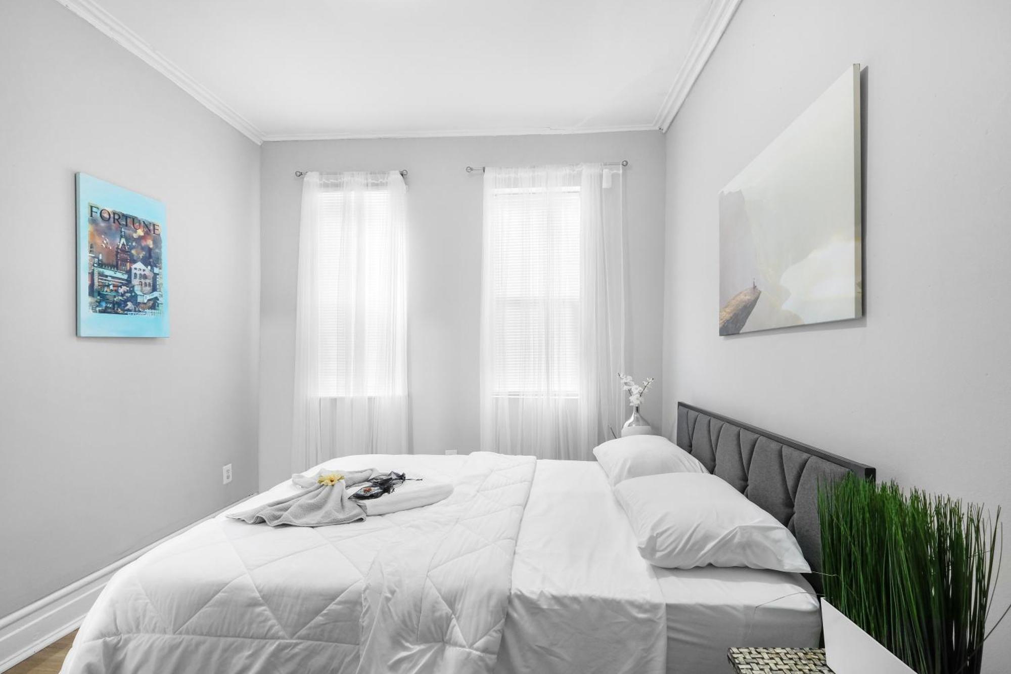 Urban 3br Oasis Near Temple Apartment